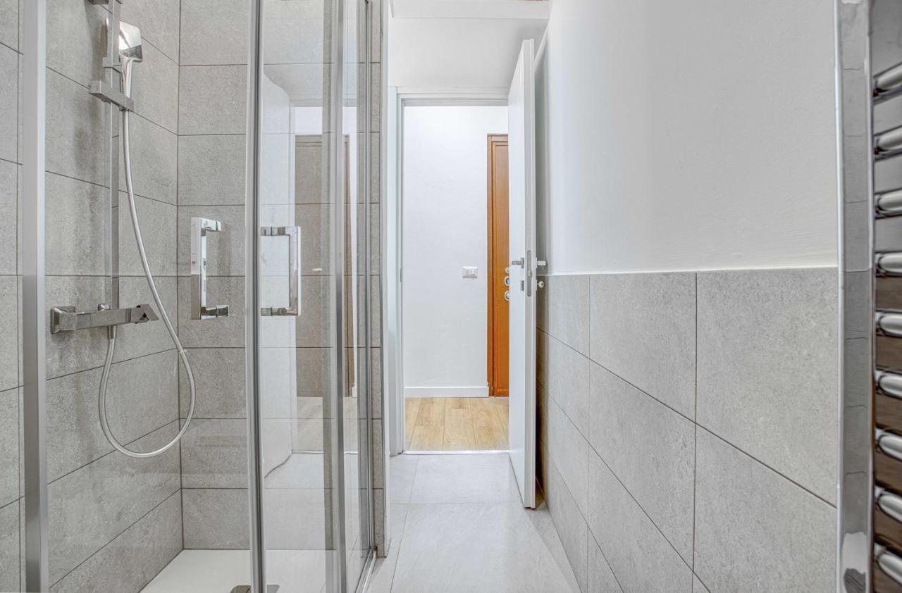 Apartment Joivy Warm And Inviting Flat With Balcony Mailand